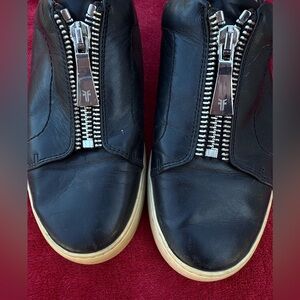 Frye / Lena Low Zip Leather Sneakers Black
